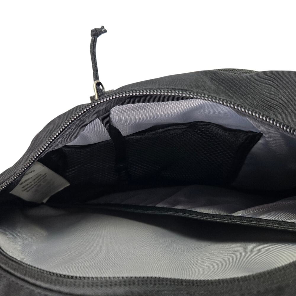 Patagonia Atom Sling 8L Sling Bag Black FLAW READ - Picture 3 of 5